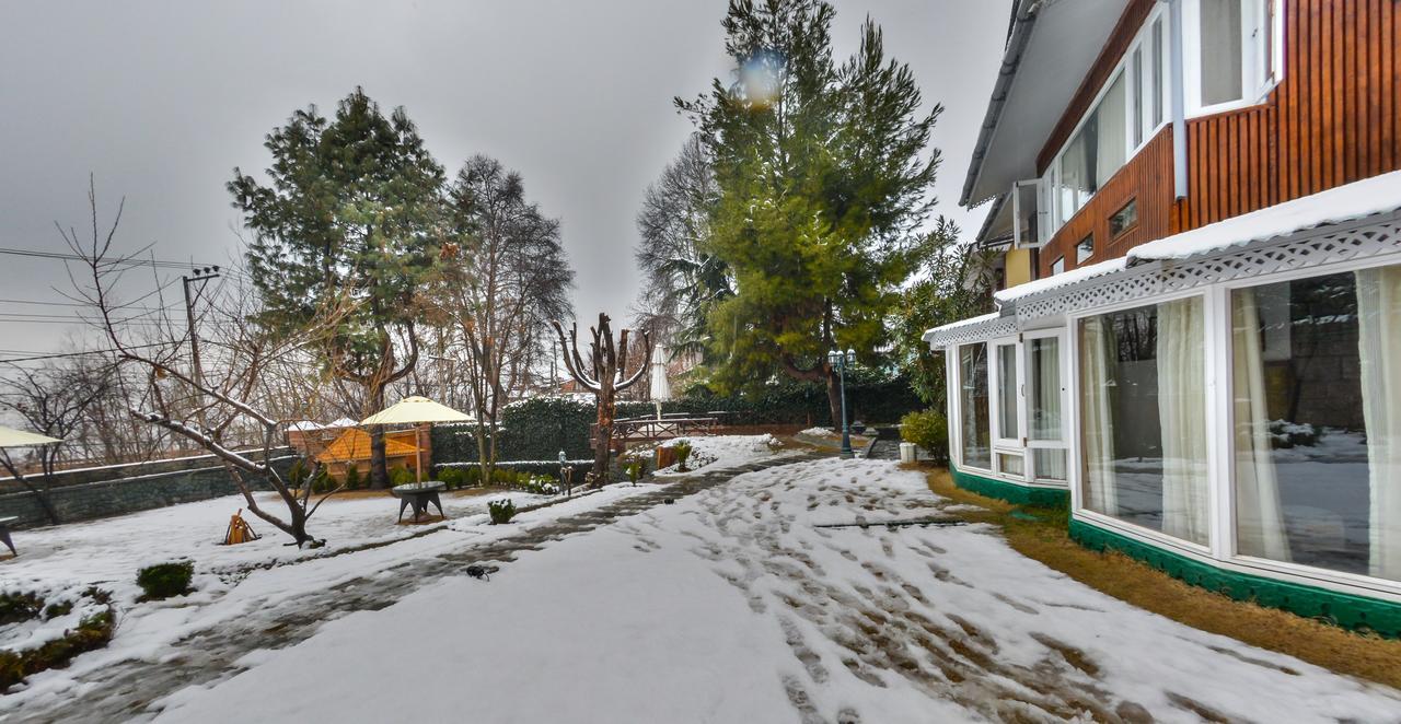 Hotel Metropolis Srinagar  Bagian luar foto